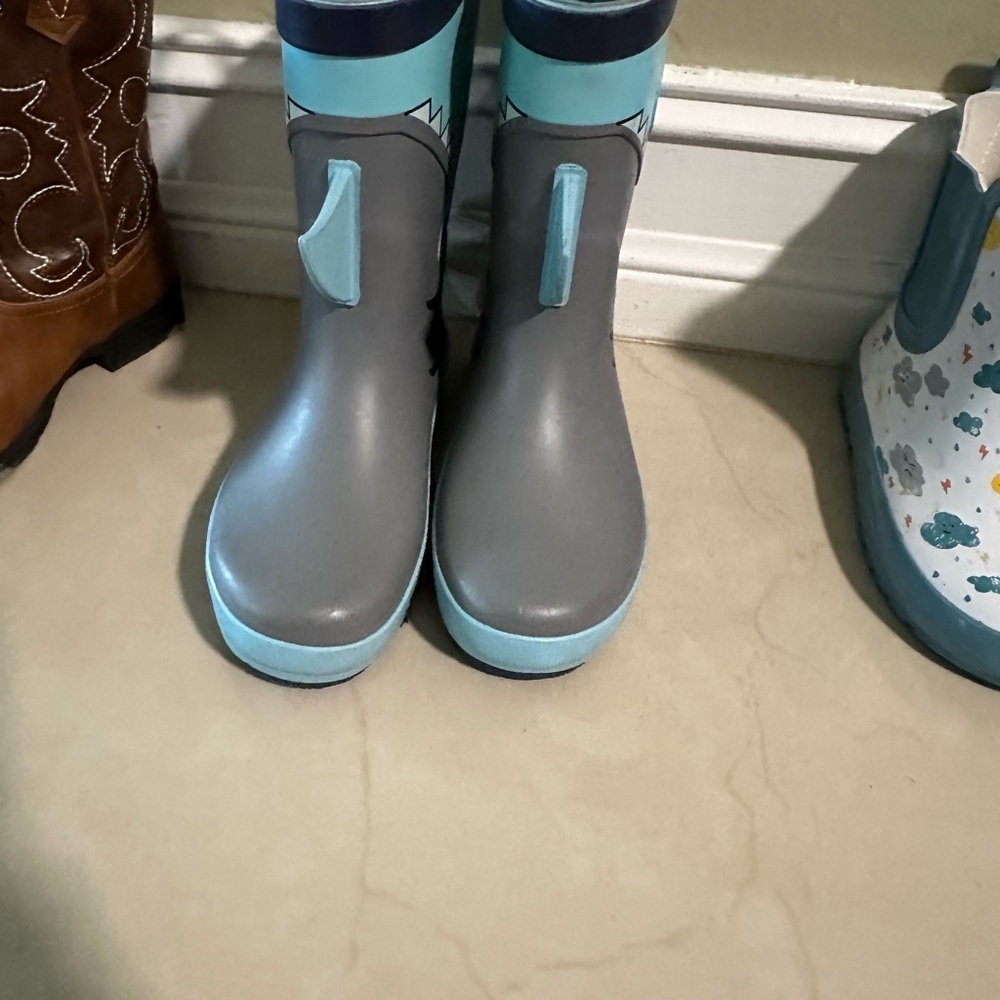 Cat & Jack Shark Gray and Blue Rain & Snow Boots